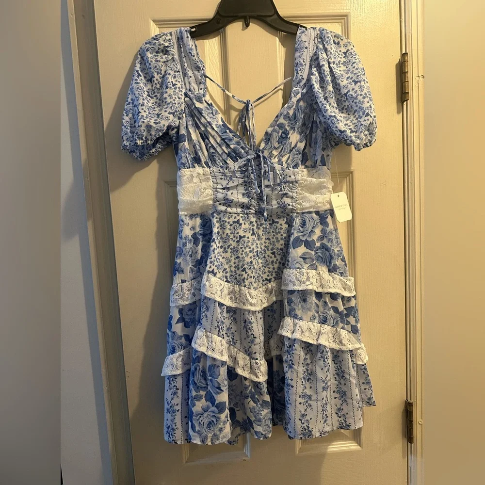 NWT Altar’d State Aderny Patchwork Floral Mini Dress Blue-White - Picture 4 of 12